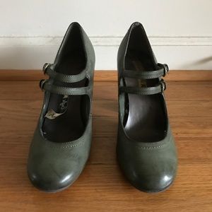 Double strap Forest green pumps